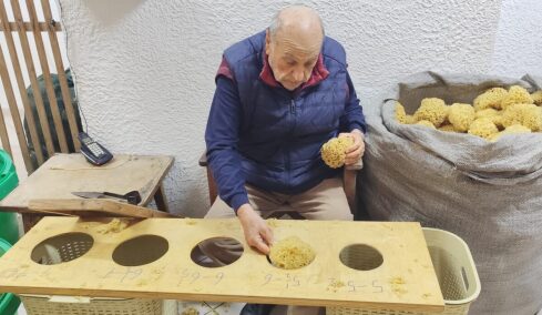 Μανώλης Κουτούζης: Η ιστορία του κοσμοπολίτη και πρωτοπόρου εμπόρου του καλύμνιου σφουγγαριού