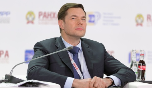 Ο μεγιστάνας που πέρασε με το super yacht ανενόχλητος τα στενά του Ορμούζ