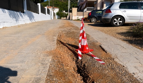 Σπάτα: Ατυχήματα, ζημιές και ένα χάος στους δρόμους