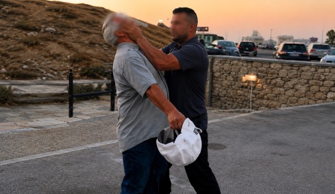 Πάρος: Τι ποινές αντιμετωπίζει ο οδηγός ταξί που γρονθοκόπησε τον ηλικιωμένο