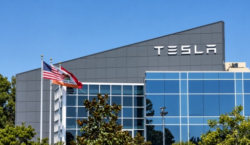 Τι θα φέρει από την Tesla σήμερα ο Κυριάκος Μητσοτάκης; 