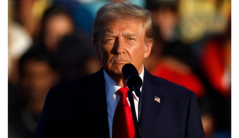 Ο Τραμπ απειλεί πως το Ιράν θα «σβηνόταν» από τον χάρτη αν η Τεχεράνη τον δολοφονούσε