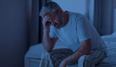 Ξυπνάτε μέσα στη νύχτα και δεν μπορείτε να ξανακοιμηθείτε; Γιατί πρέπει να εξετάσετε το ήπαρ