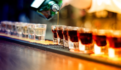 Στο Ασκληπιείο 16χρονη μετά από κατανάλωση αλκοόλ, συνελήφθη ο ιδιοκτήτης του καταστήματος