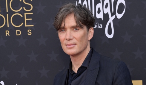 Κίλιαν Μέρφι: Νέες φωτογραφίες από τα γυρίσματα στην Αθήνα για την ταινία του Νταμιέν Σαζέλ
