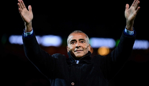 Ρομάριο κατά Αντσελότι για τον αποκλεισμό του Νεϊμάρ: «Ένας σταρ πρέπει να παίζει, ελπίζω να τον καλέσεις στο Μουντιάλ»