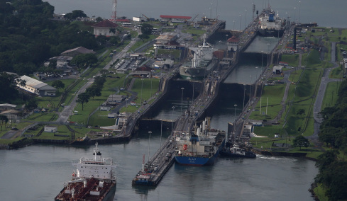 ΗΠΑ και Κίνα σε νέο γύρο έντασης μετά την απόφαση για τα λιμάνια στη Διώρυγα του Παναμά 