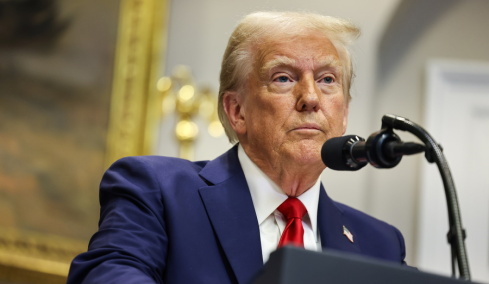 Ο Τραμπ λέει πως θα διατάξει τη δημοσιοποίηση των «αρχείων» της κυβέρνησης για τα... ΑΤΙΑ και τους εξωγήινους