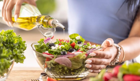 Τι να τρώμε για δυνατή μνήμη και καλύτερη πέψη – Η διατροφή με το μεγαλύτερο όφελος