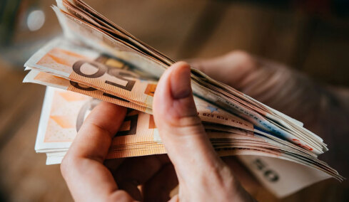 Μισθωτοί: Ποιες κλαδικές συμβάσεις φέρνουν το 2026 αυξήσεις έως 30 %, πώς θα διαμορφωθούν οι μισθοί