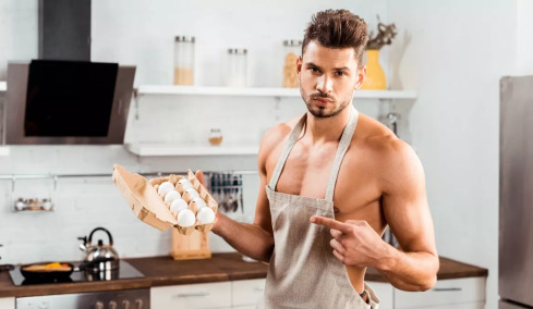 Έφαγε 1.000 αυγά σε ένα μήνα – Βίντεο αποκαλύπτει τι συνέβη στο σώμα του