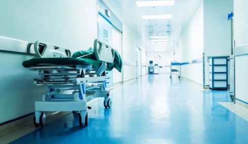 Μαχαίρωσαν στον θώρακα 20χρονο στη Θεσσαλονίκη