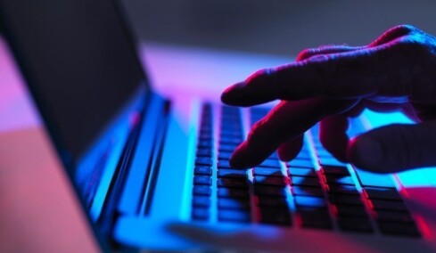 Έφοδος της ΕΛΑΣ σε σπίτι συνταξιούχου γιατρού στην Πάτρα, βρέθηκε υλικό παιδικής πορνογραφίας
