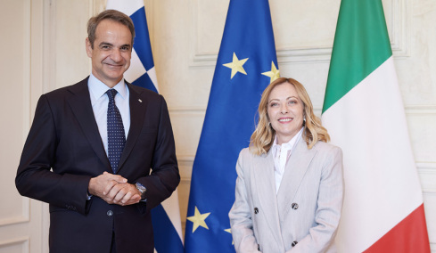 FT: Ελλάδα και Ιταλία πιέζουν την ΕΕ για χαλάρωση των δημοσιονομικών κανόνων, τι ζήτησαν Μητσοτάκης και Μελόνι από την φον ντερ Λάιεν