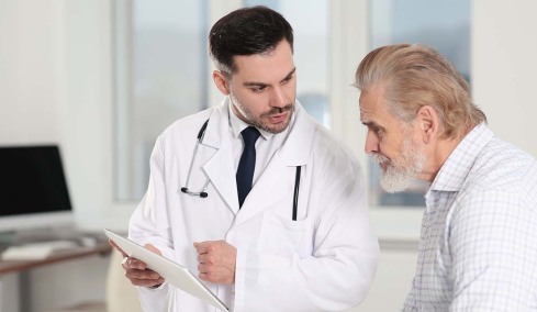 Καρκίνος προστάτη: Αμφιλεγόμενη η μέτρηση PSA – Πόσοι επιβιώνουν ακόμη και μετά την εμφάνιση μεταστατικής νόσου