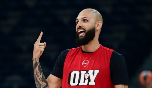 Ο Εβάν Φουρνιέ αποκάλυψε την αγαπημένη του Χριστουγεννιάτικη ταινία 