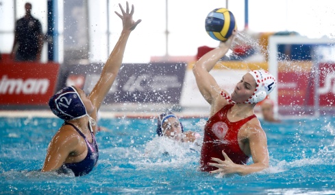 Για 6η φορά στον τελικό του Κυπέλλου πόλο γυναικών ο Ολυμπιακός και η Βουλιαγμένη, βίντεο 