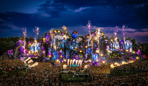 Tomorrowland 2025: Η απόλυτη glo up εμπειρία μπορεί να γίνει δική σου