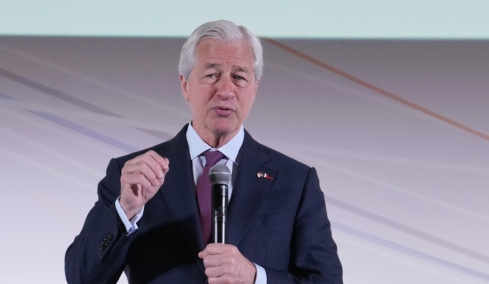 Τζέιμι Ντάιμον (JP Morgan): Η Ευρώπη έχει «πραγματικό πρόβλημα» και αυτό αποτελεί σοβαρή απειλή και για τις ΗΠΑ