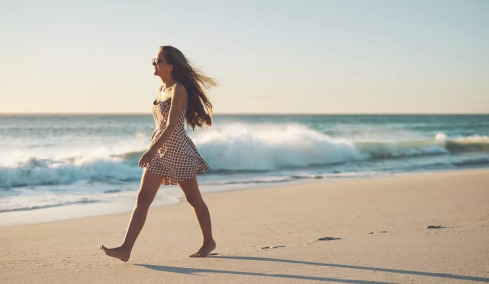 Διαλειμματικό περπάτημα: Το ιαπωνικό μυστικό που υπόσχεται απώλεια βάρους και περισσότερη δύναμη
