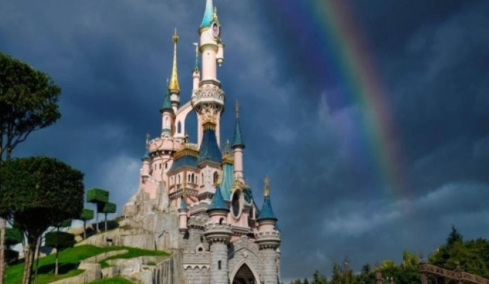 Οικογενειανό γεύμα στην Disneyland κόστισε σχεδόν $1.000: Σάλος με το «Πρωινό της Πριγκίπισσας» (vid)