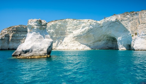 Δίνουμε ραντεβού στη Μήλο, σε λιγότερο από 4 ώρες