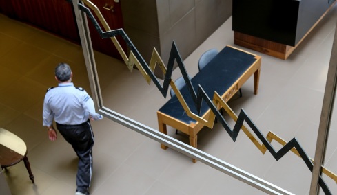 Profit taking στο Χρηματιστήριο μετά τη διήμερη άνοδο, έντονη μεταβλητότητα στο ταμπλό 