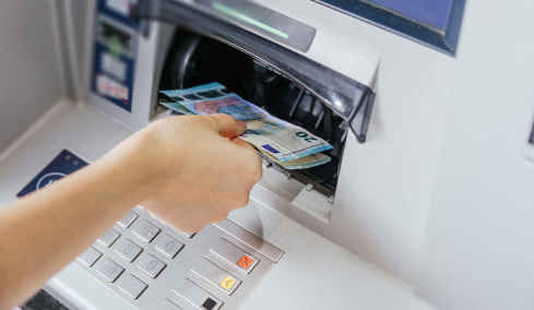 Νέο επίδομα ανεργίας: 15.000 δικαιούχοι έλαβαν έως 1.375 ευρώ τον μήνα
