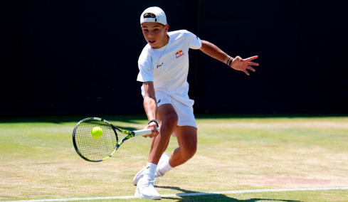 Πρωταθλητής στη Βαρκελώνη ο Παγώνης: Κατέκτησε το Tennis Europe U16 με 2-1 κόντρα στον Ντομενέκ