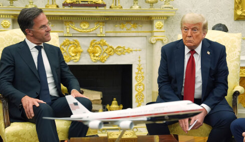 Ο Τραμπ συζητά την έξοδο των ΗΠΑ από το NATO: «Δοκιμάστηκε και απέτυχε» λέει ο Λευκός Οίκος