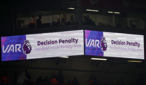 Premier League: Αυξημένα κατά 30% τα λάθη του VAR στον πρώτο γύρο
