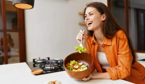 Η Νο1 δίαιτα που θωρακίζει το μυαλό από την άνοια – Ποια τρόφιμα περιλαμβάνει