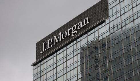 JPMorgan: Τα ελληνικά ομόλογα πέρασαν το τεστ σύγκλισης, σε φάση επανατοποθέτησης οι επενδυτές