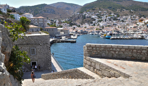 Σαββατοκύριακο χωρίς αυτοκίνητο: 7 ελληνικά νησιά για ξεκούραση με σβηστές τις μηχανές