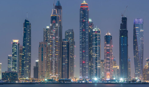 Ισχυρές καταιγίδες απειλούν το Ντουμπάι: Η αστυνομία καλεί τους κατοίκους να αποφεύγουν τις μετακινήσεις, δείτε βίντεο