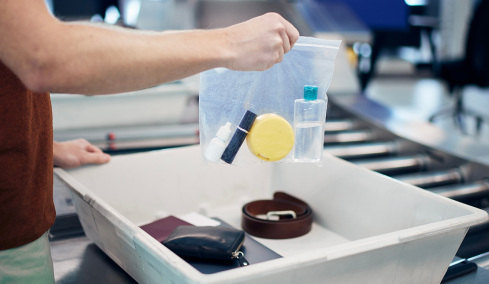 Τέλος στο όριο των 100 ml: Τα αεροδρόμια που επιτρέπουν έως 2 λίτρα υγρών
