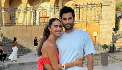 Η Άννα Πρέλεβιτς ανακοίνωσε ότι περιμένει το πρώτο της παιδί με τον Νικήτα Νομικό