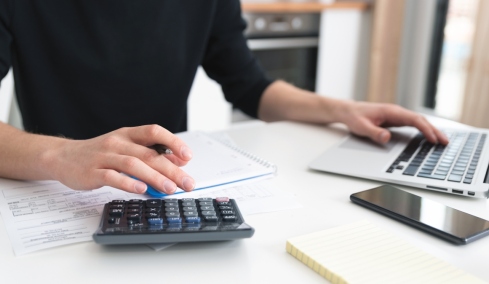 Εξωδικαστικός Μηχανισμός: Νέο ρεκόρ στις ρυθμίσεις οφειλών – Εφτασαν τις 2.879 τον Μάρτιο