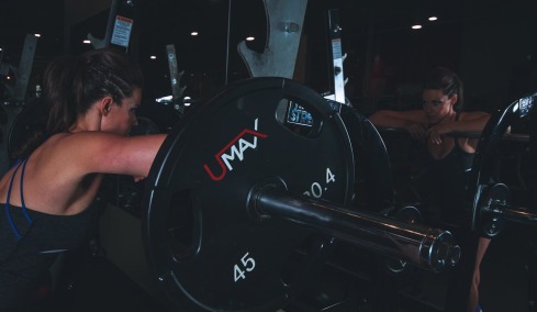 Είναι αλήθεια ότι όσο μεγαλώνουμε δεν μπορούμε να χτίσουμε μυς;
