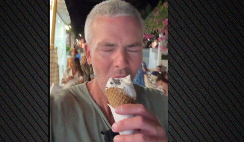 Τηλεοπτικός σταρ έκανε 180 ώρες ταξίδι για ένα παγωτό στην Αντίπαρο!