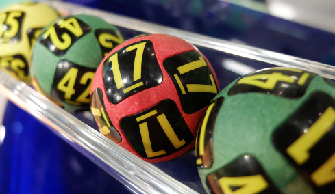 Το μεγαλύτερο Τζόκερ της ιστορίας κληρώνεται απόψε: Πώς θα πάρεις τα χρήματα αν κερδίσεις