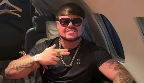 Ibiza Final Boss: O τύπος που έγινε διάσημος σε 24 ώρες και τώρα βγάζει 40.000 λίρες την ημέρα
