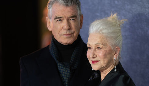 Το ξεκαρδιστικό βίντεο με τον Πιρς Μπρόσναν να πνίγεται από καυτερή σάλτσα και την Έλεν Μίρρεν να αδιαφορεί