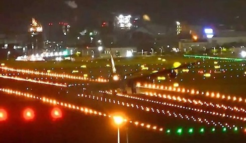 Συγκλονιστικό video: Παρ’ ολίγον τραγωδία με Boeing 747
