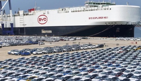 Τι συμβαίνει με τους Κινέζους αυτοκινητάδες και τους Χούθι; - Τι αλλάζει για την Ελλάδα;
