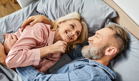 Τι αλλάζει στη σεξουαλική ζωή μετά τα 50 – Ποιο είναι το πιο συχνό σύμπτωμα