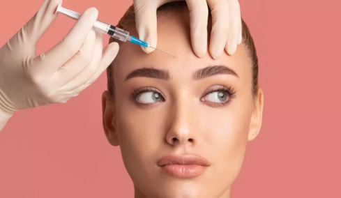Δεκάδες κρούσματα αλλαντίασης λόγω botox – Τι πρέπει να προσέξουν όσοι κάνουν τις δημοφιλείς ενέσεις