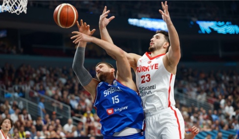 Μετά τον Αντετοκούνμπο και ο Γιόκιτς μπήκε στο στόχαστρο του Σενγκούν: «Δεν μπορείς να τον ακουμπήσεις, κερδίζει φάουλ κάθε φορά»
