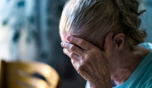 Φρίκη στη Χαλκίδα: Κόρη βασάνισε μαζί με τον σύντροφό της την 70χρονη μητέρα της