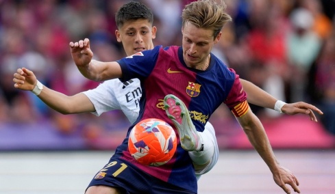 Πλήγμα στην Μπαρτσελόνα: Νοκ άουτ για τουλάχιστον έναν μήνα ο Ντε Γιονγκ
